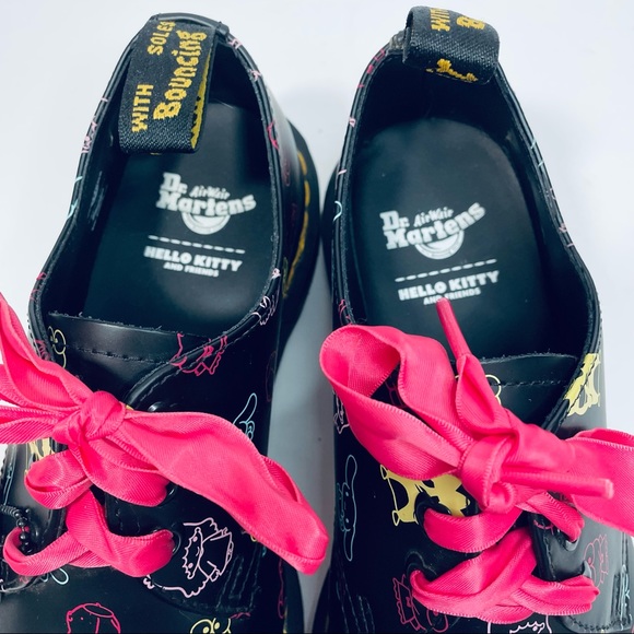 Dr Martens | Hello Kitty collab - Picture 4 of 16